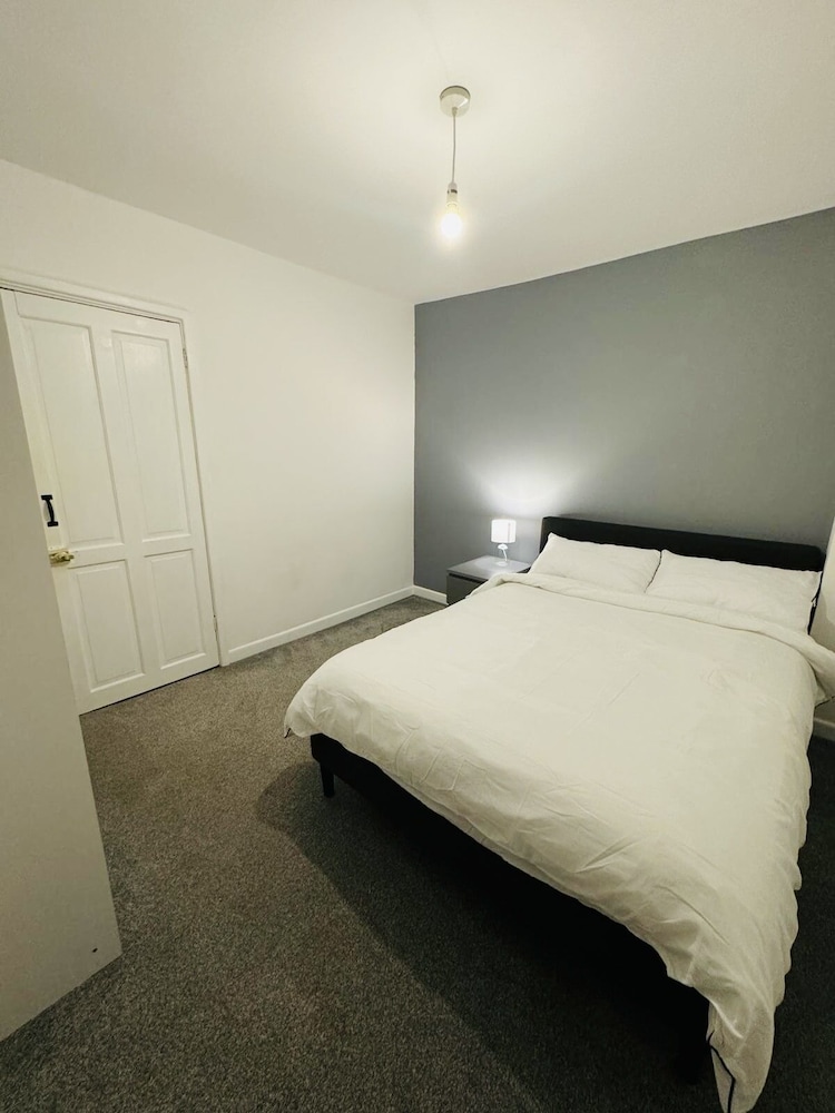3 bed House in Portsmouth view 3