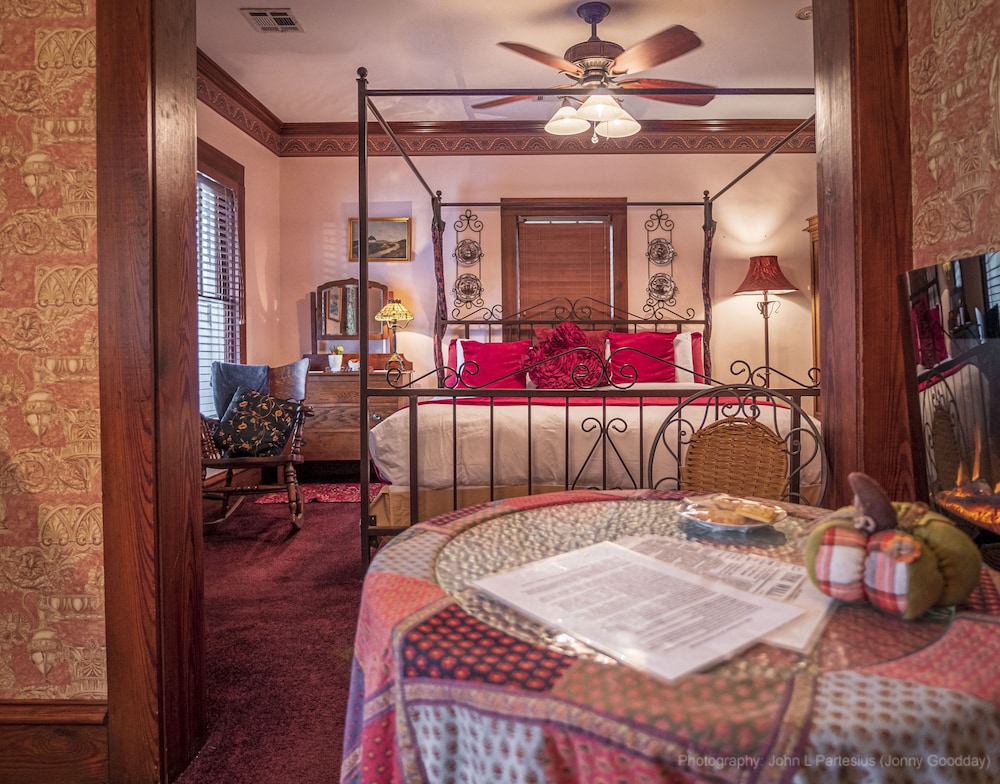 Cliff Cottage Inn - Victorian B&B and Boutique Hotel