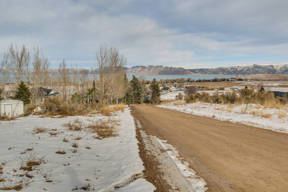 2 Mi to Bear Lake: Mtn-view Gem in Garden City