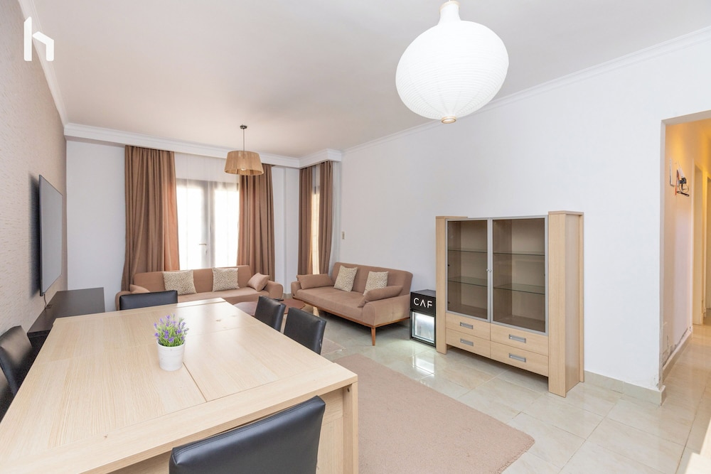 Family stay Apartment in Rehab city