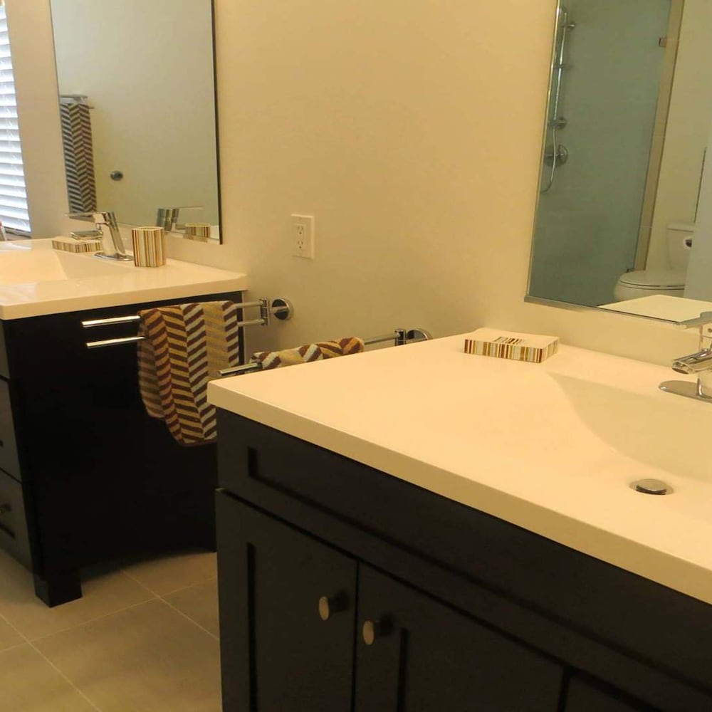 Altaira - top Location Lake View Pool Spa 4 Bed