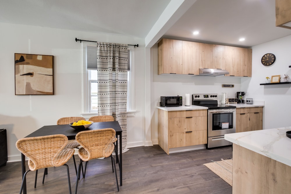 4 Mi to French Quarter: Walkable Apt w/ Yard