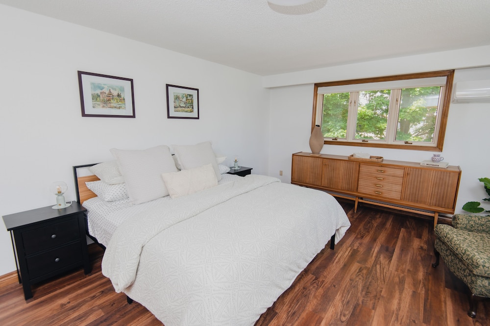 Servus Stratford view 4