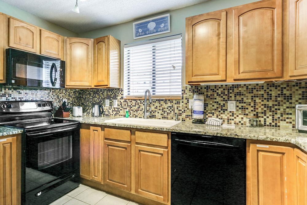 Private Beach Access: Hilton Head Island Condo!