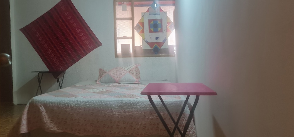 Hostal checar
