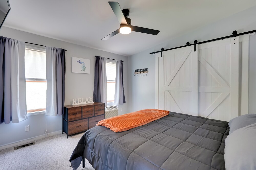 Lakefront Getaway w/ Dock & Yard in Reading!