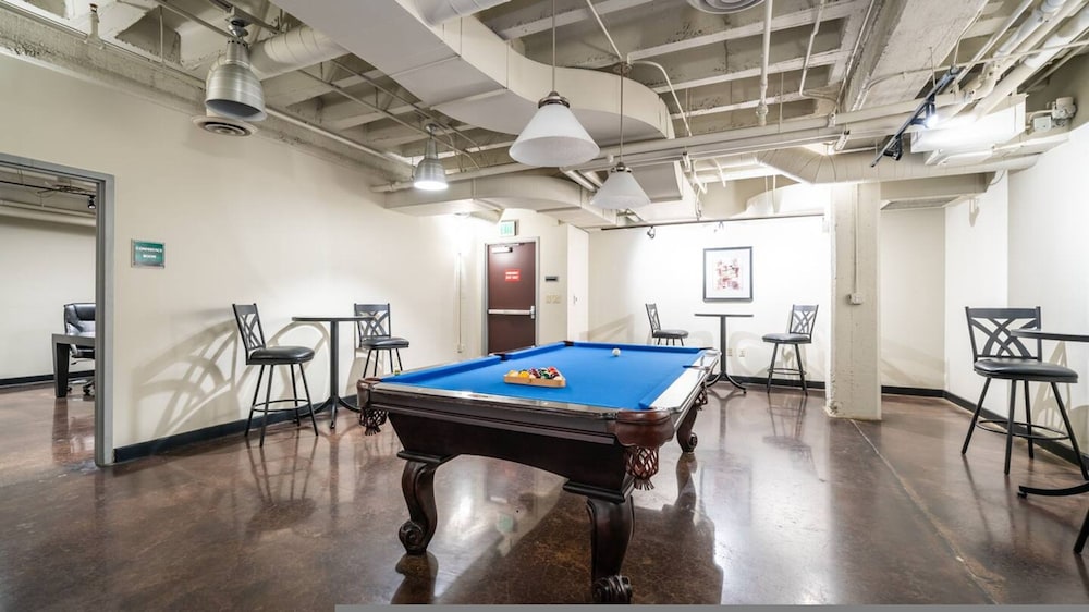 Luxury Downtown Phoenix Loft - Pool Gym Laundry