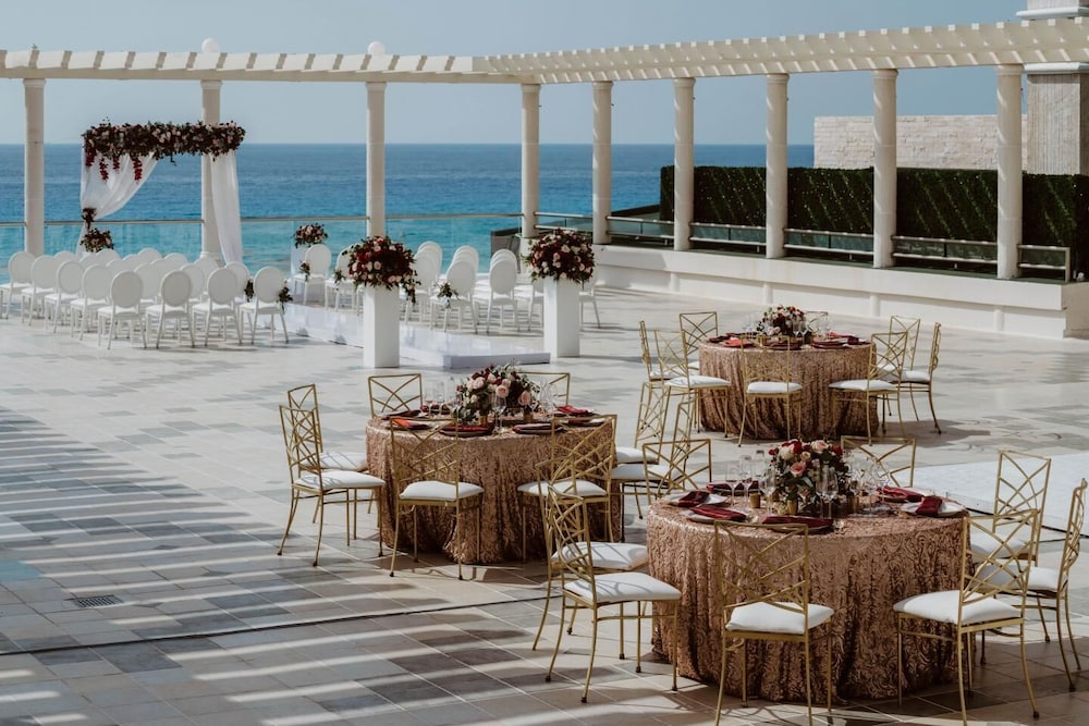 1BDSandos Cancun Beachfront&LuxuryResort