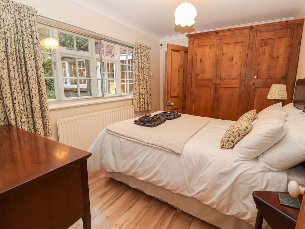 Beechlands Cottage view 4