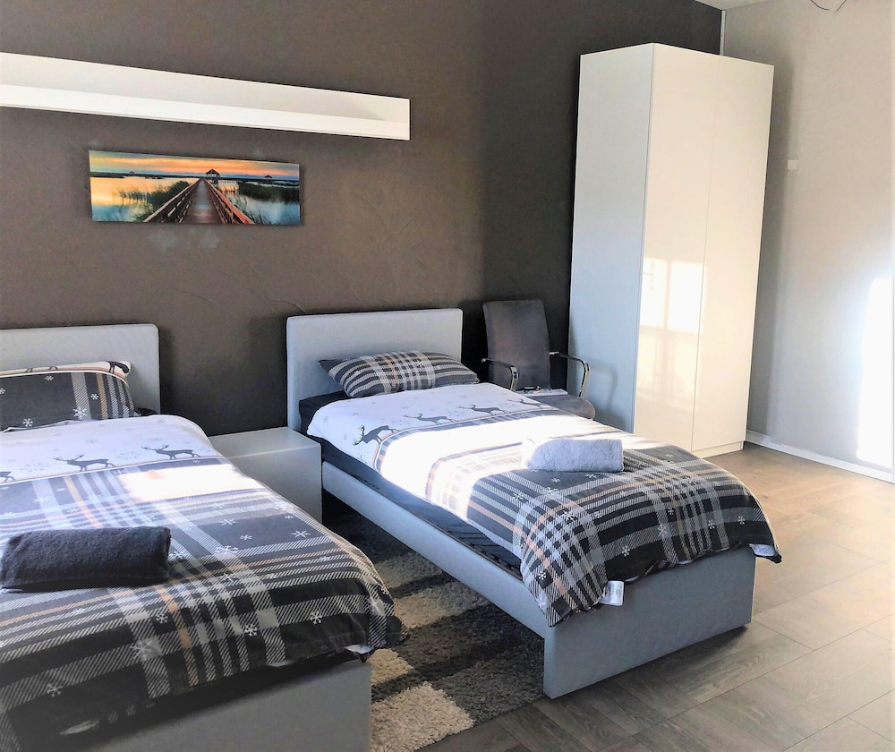 Apartment in Pellingen With Parking