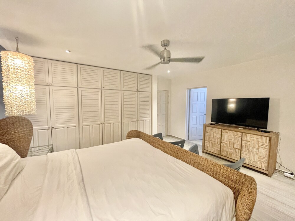 Ocean View Beach House with Pool - Hermosa Palms 44