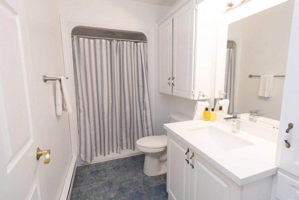 The Porch - In Wellington Perfect Spot to Relax - Image 2