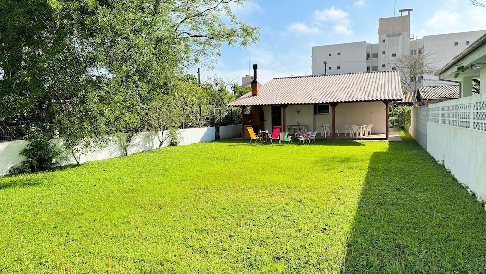 Casa Aconchegante a 100 metros da praia