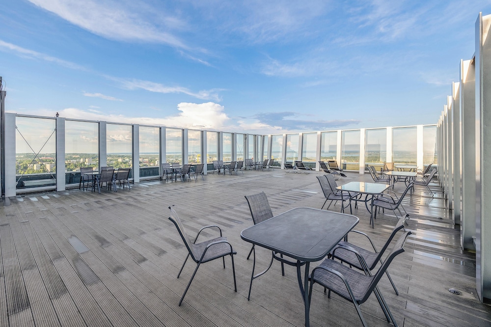 Modern Studio Hanza Tower by Renters