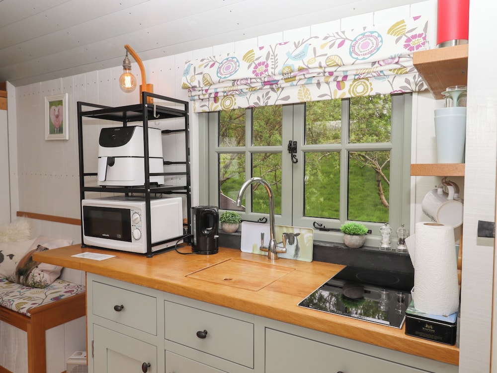 Burr 2 Shepherds Hut