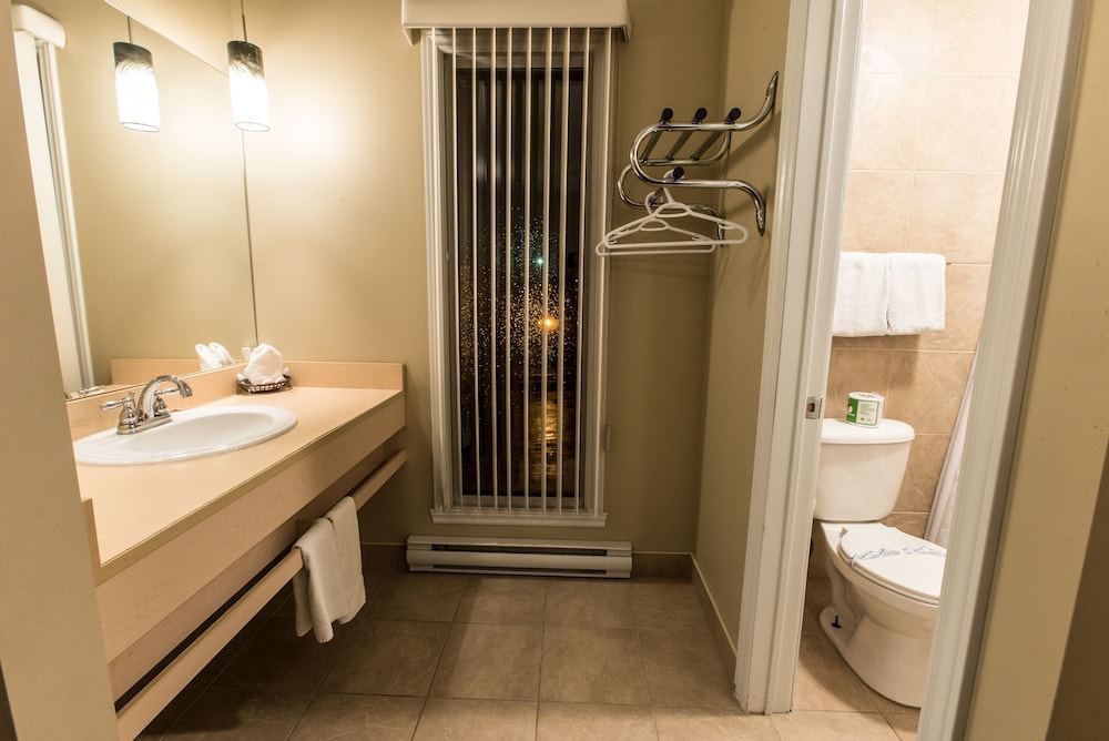 Falcon Motel Brossard