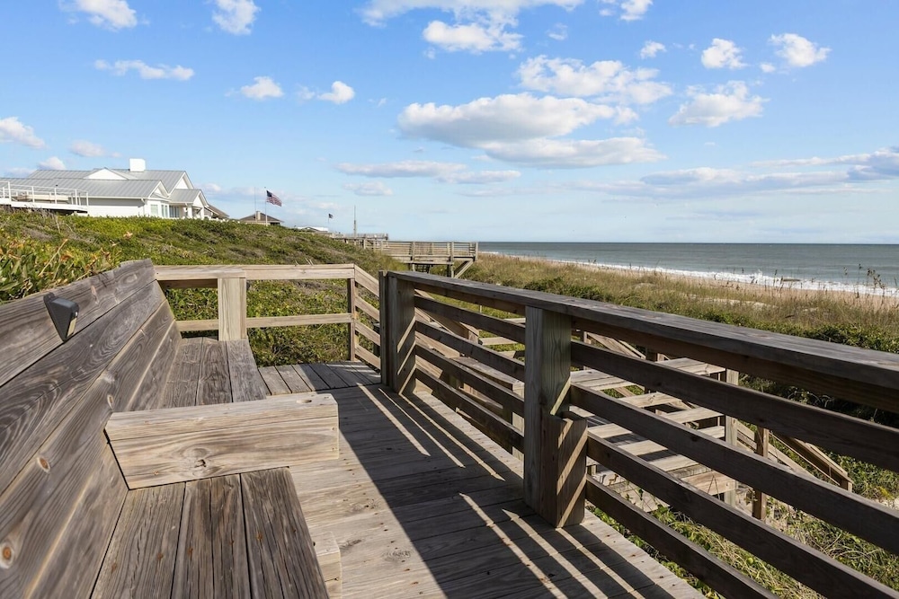 Beach Grove 3 Bedroom Home