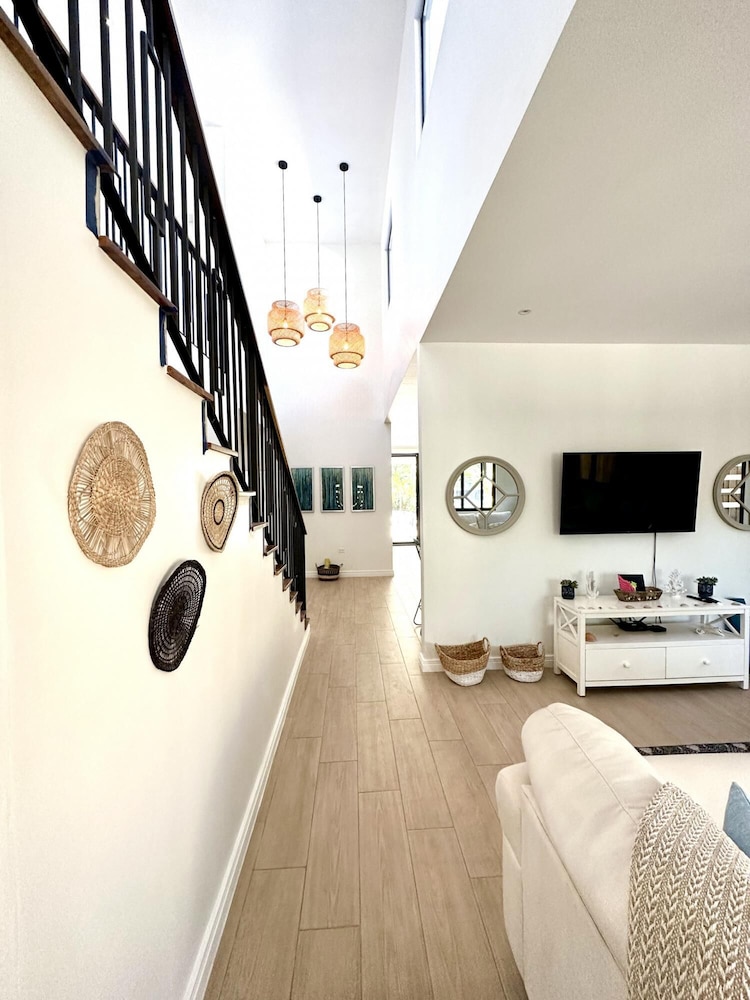 Playa Potrero 4 BR Home Pool Centrally Located - Casa Oasis Surfside