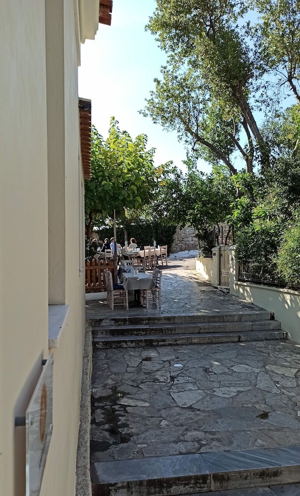 Acropolis Suites