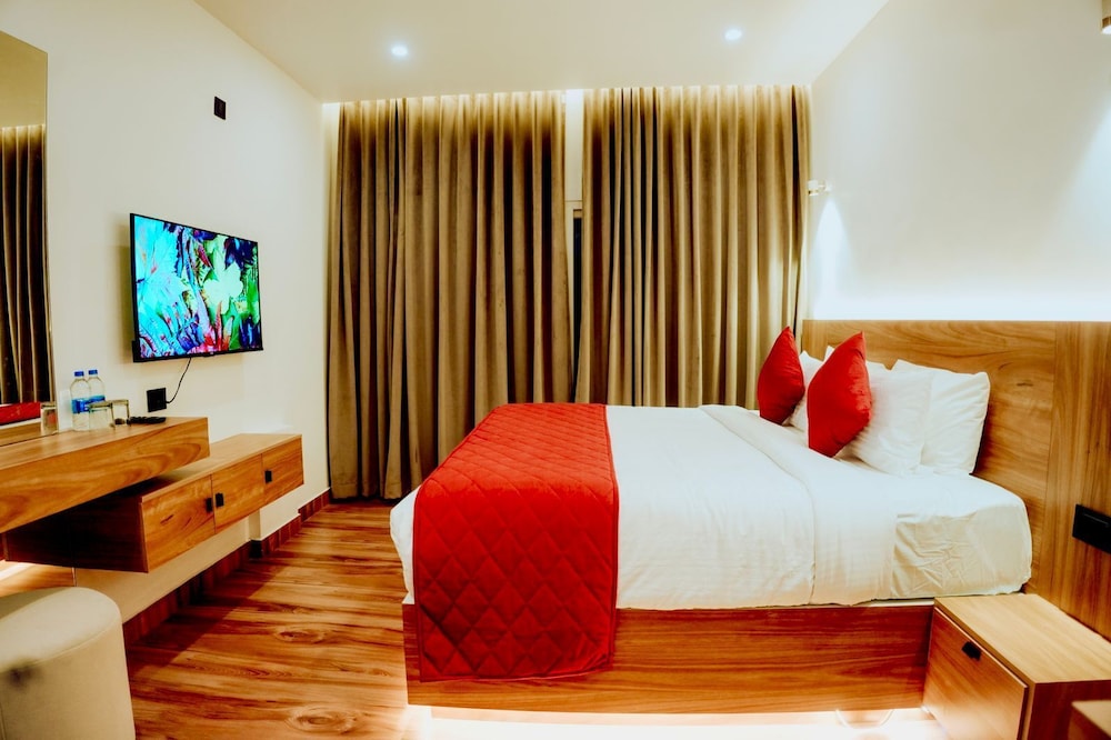 ZAAD SUITE