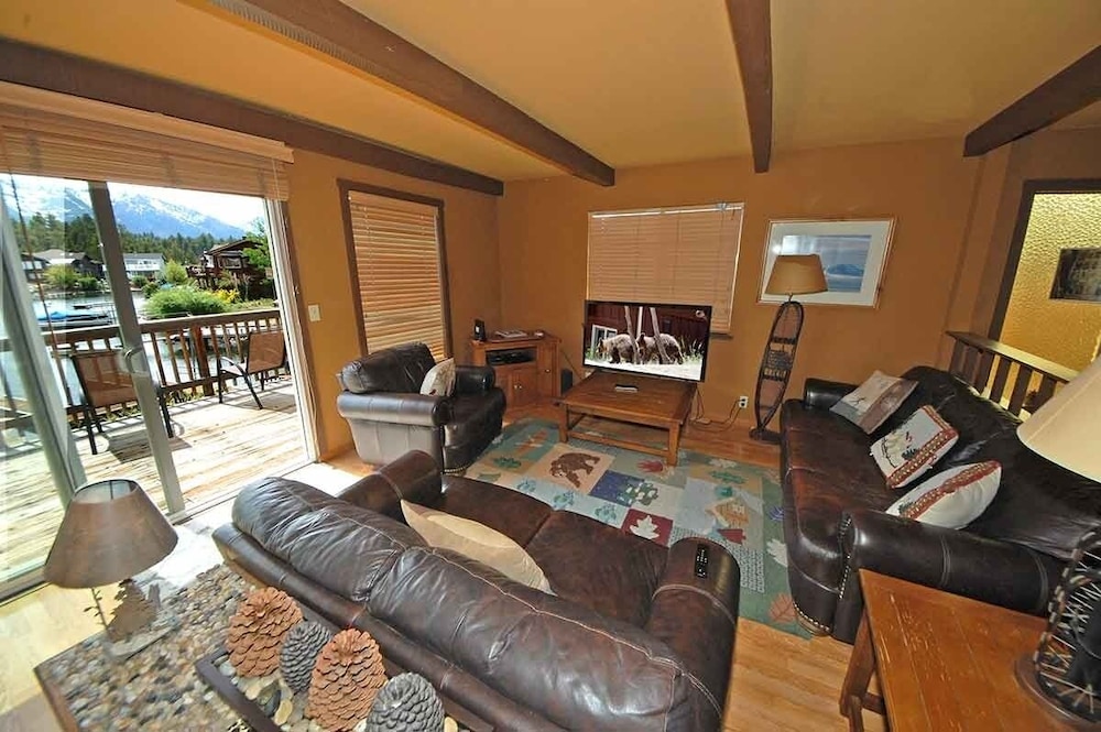 584 Alpine Drive 4 Bedroom Home