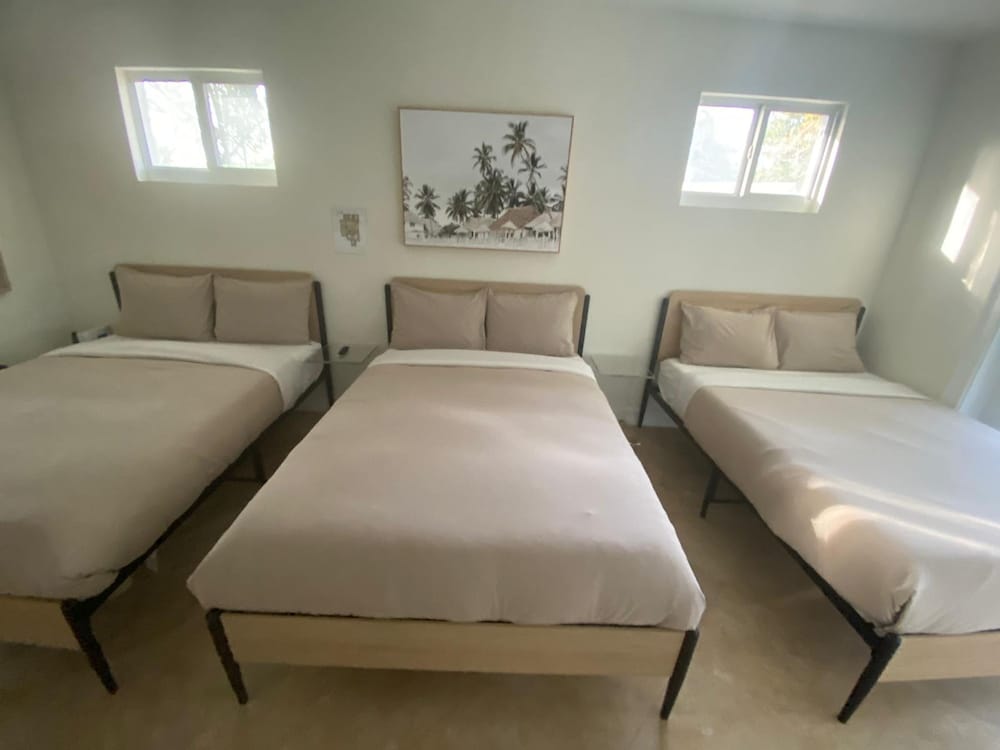 Biscayne Park 3BD 2BA -spacious