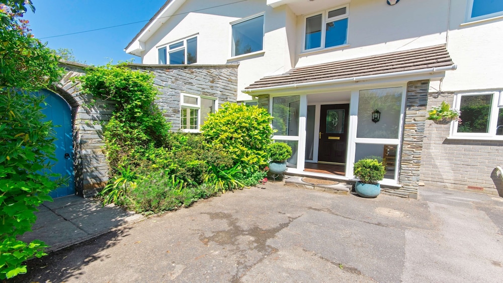 Ladywell Croyde 6 Bedrooms, Sleeps 12, Hot Tub