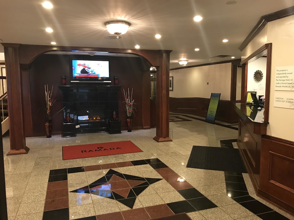 Ramada by Wyndham Albert Lea view 3