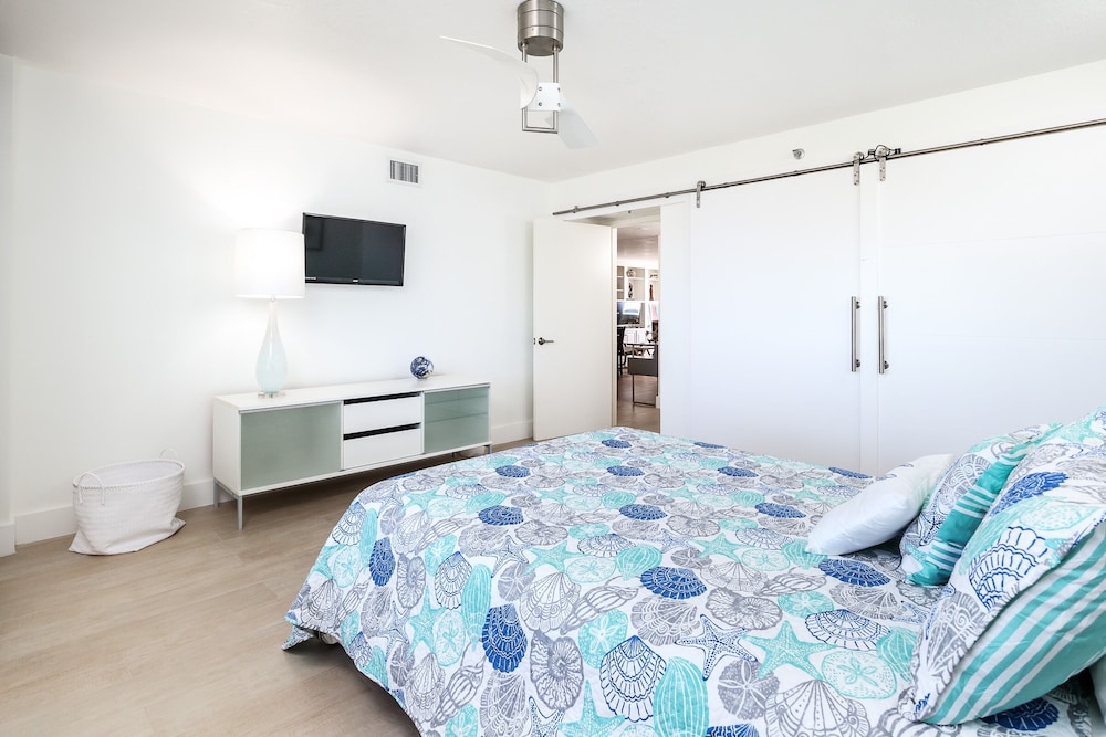 Surf Dweller 703 by Brooks and Shorey Resorts