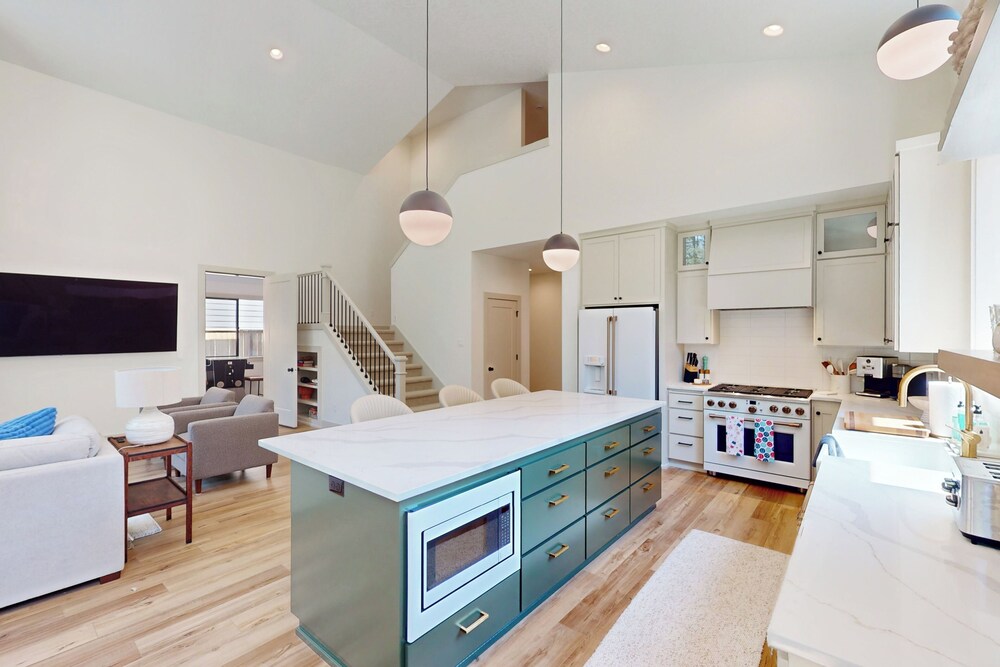 5BR Home w/ Nearby Lake, A/C & Private Backyard