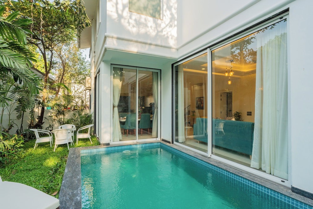 ELIVAAS Laguna Camellia | Luxe 4 BHK Villa Near Popular Beaches with Private Pool