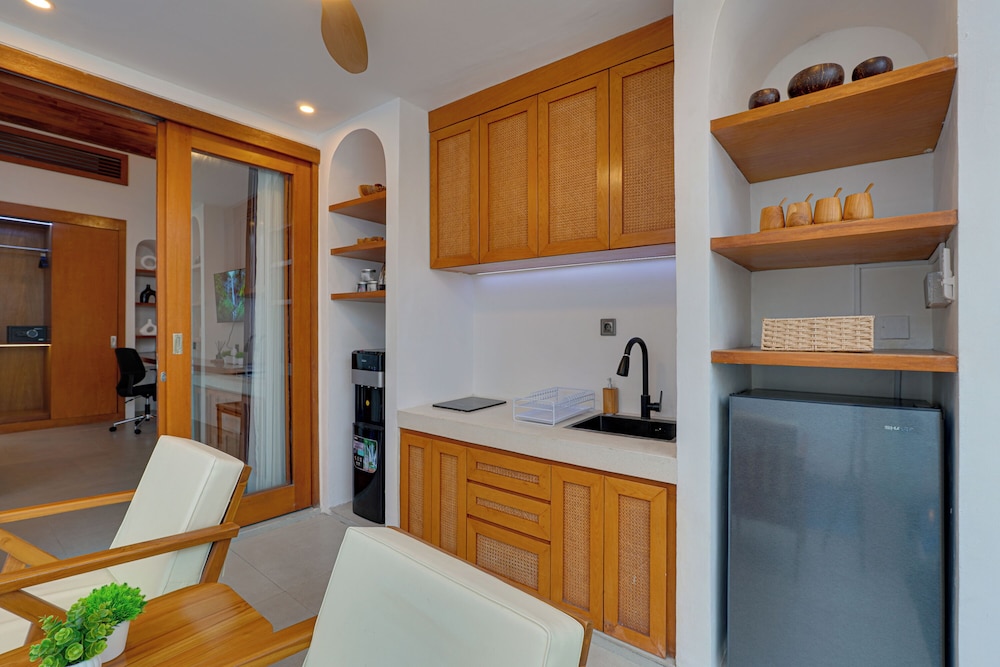 LaLuxe Villa and Residence