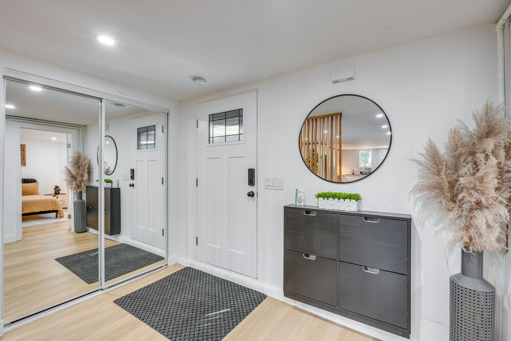 Sleek Sacramento Apt < 2 Mi to Downtown! view 3