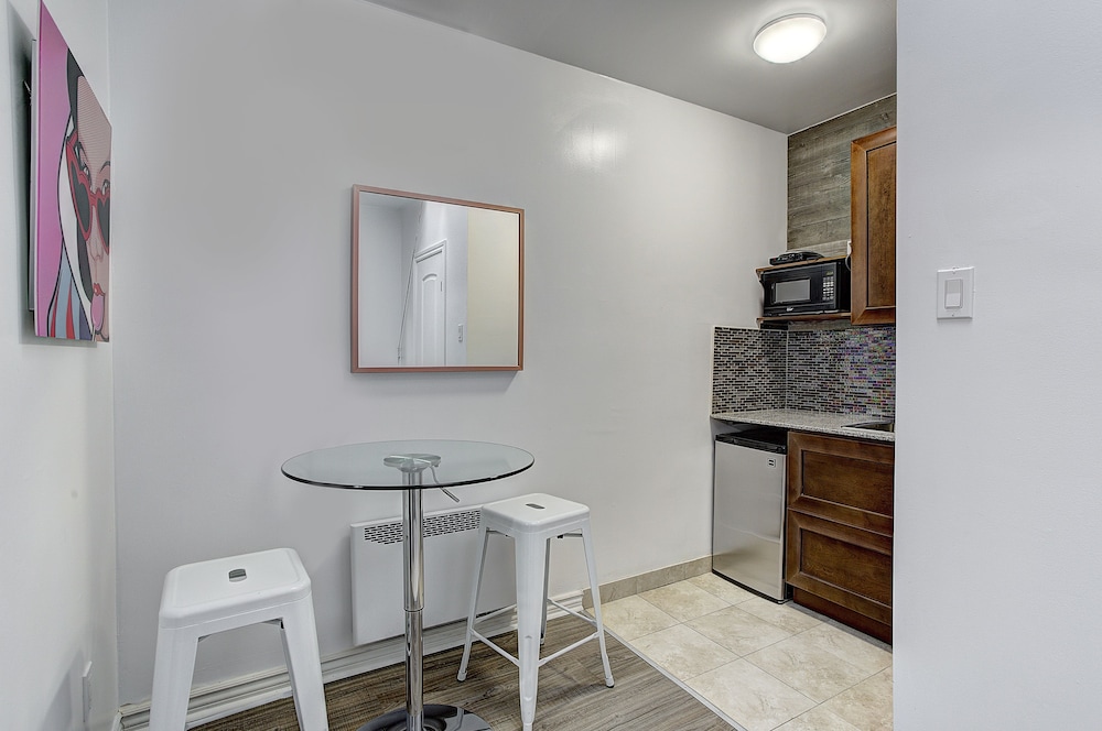 Destination Stays Griffintown Montreal - Image 2