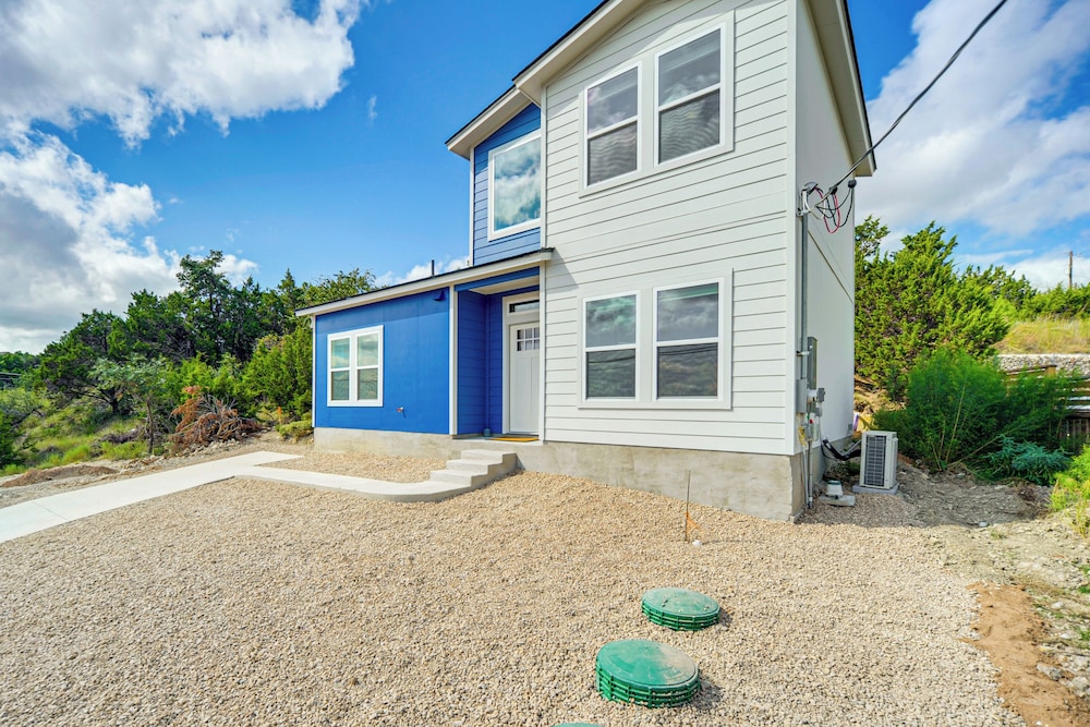 7 Mi to Downtown Dripping Springs: Home w/ Views! view 4