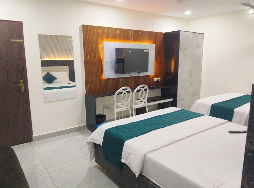 Hotel NVR Grand