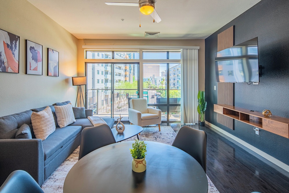 ROVE LIVING/KL - Iluminate