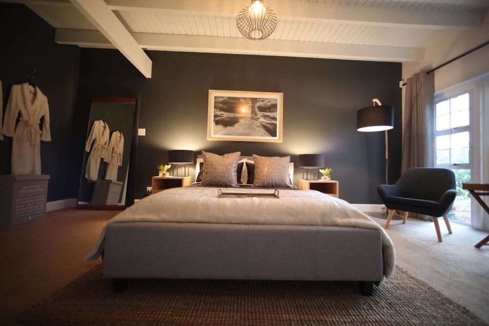 Plattekloof Views - Adults Only