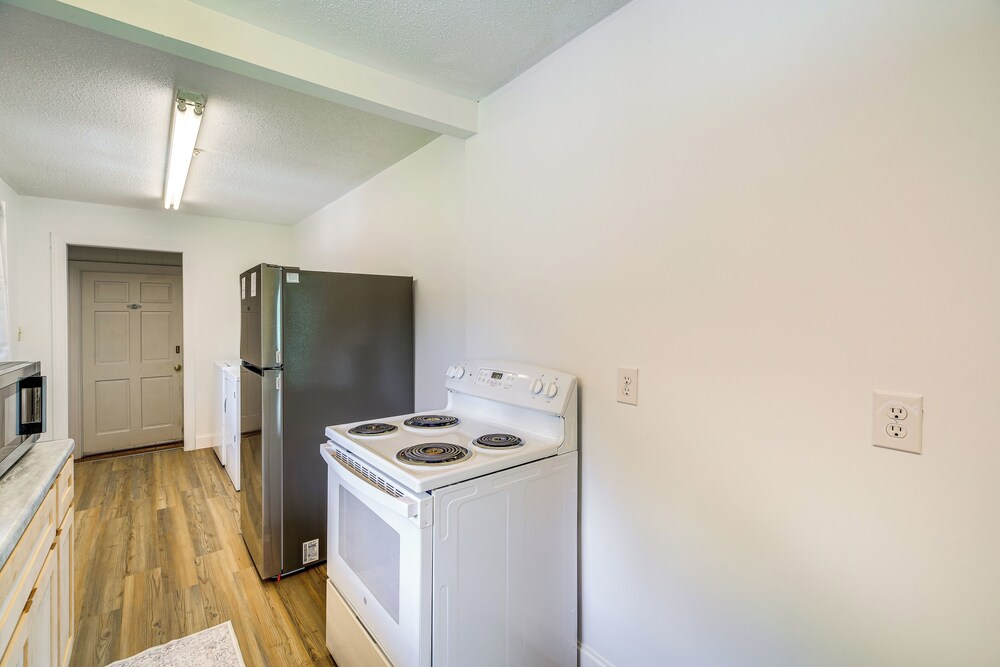 17 Mi to Coal Canyon Trail: Scenic Mtn-view Apt!