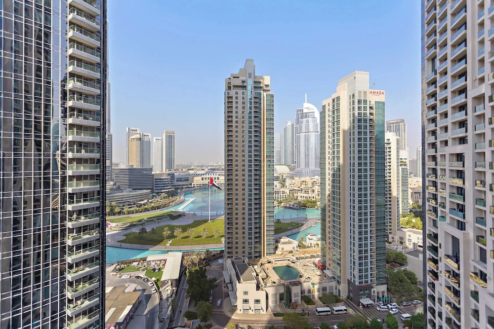 Silkhaus Act One Towers
