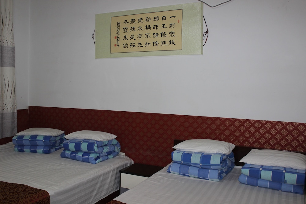 Zhiyuan Homestay Ancient City North Gate