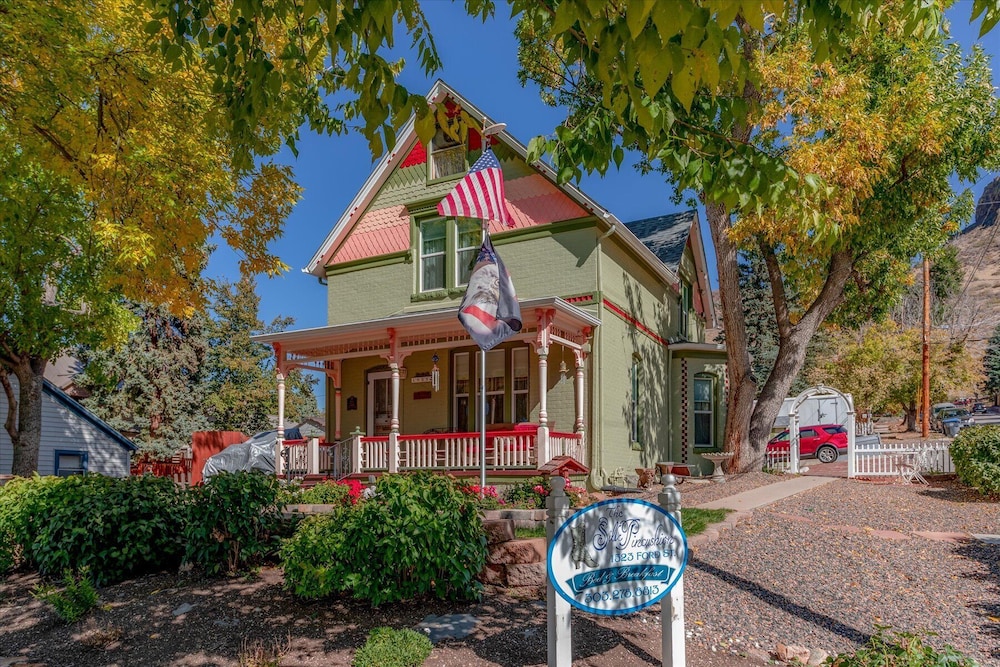 Hotel The Silk Pincushion - Easy access to downhill skiing - Image 1