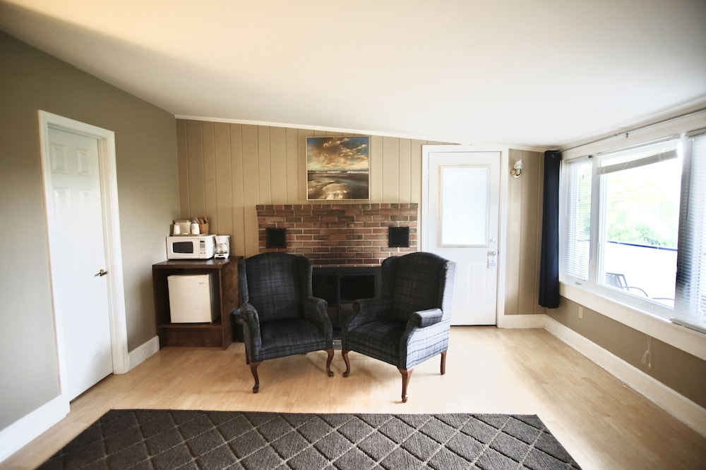 Glenmoor By the Sea