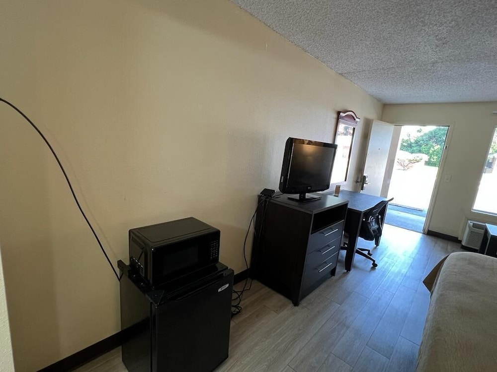 Rodeway Inn Walterboro I-95