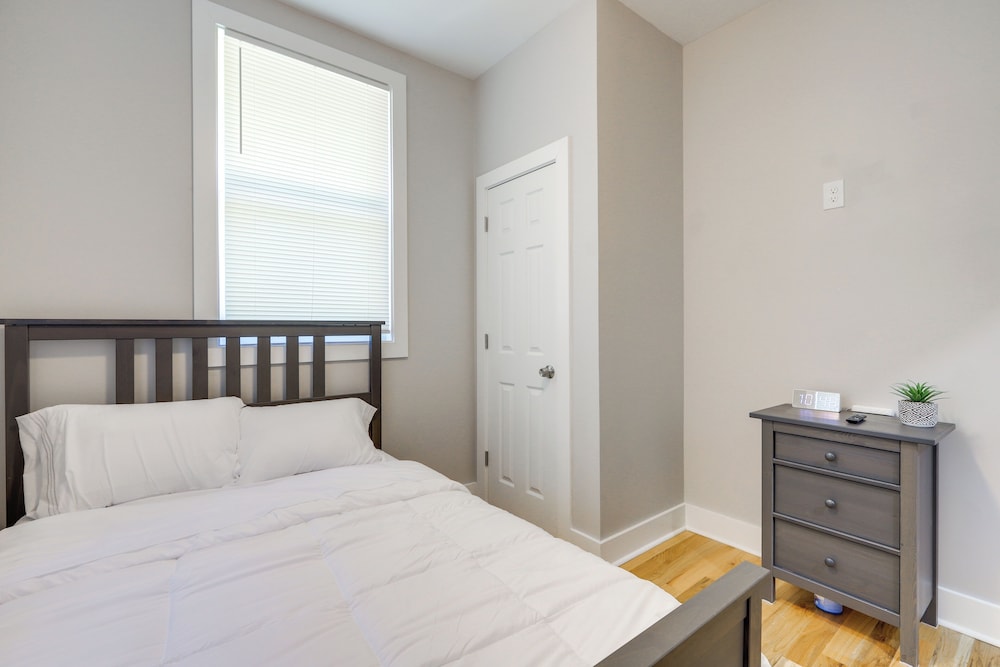 9 Mi to Dtwn Atl: Pet-friendly Apt w/ Yard