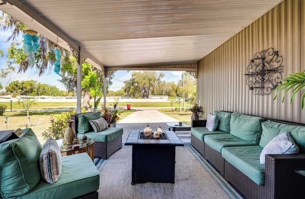 Day Trip to Disney: Lush Home w/ Outdoor Spaces!