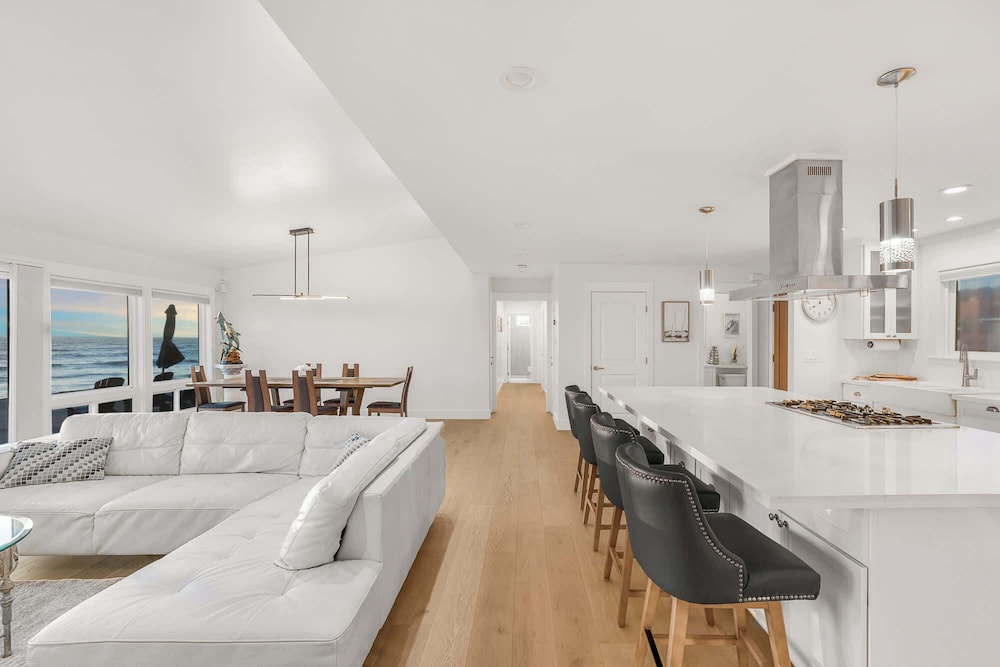 @marbella Lane-oceanfront Retreat w/ Stunning View