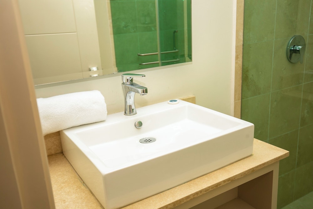 Elegant Condo at Playa Brujas