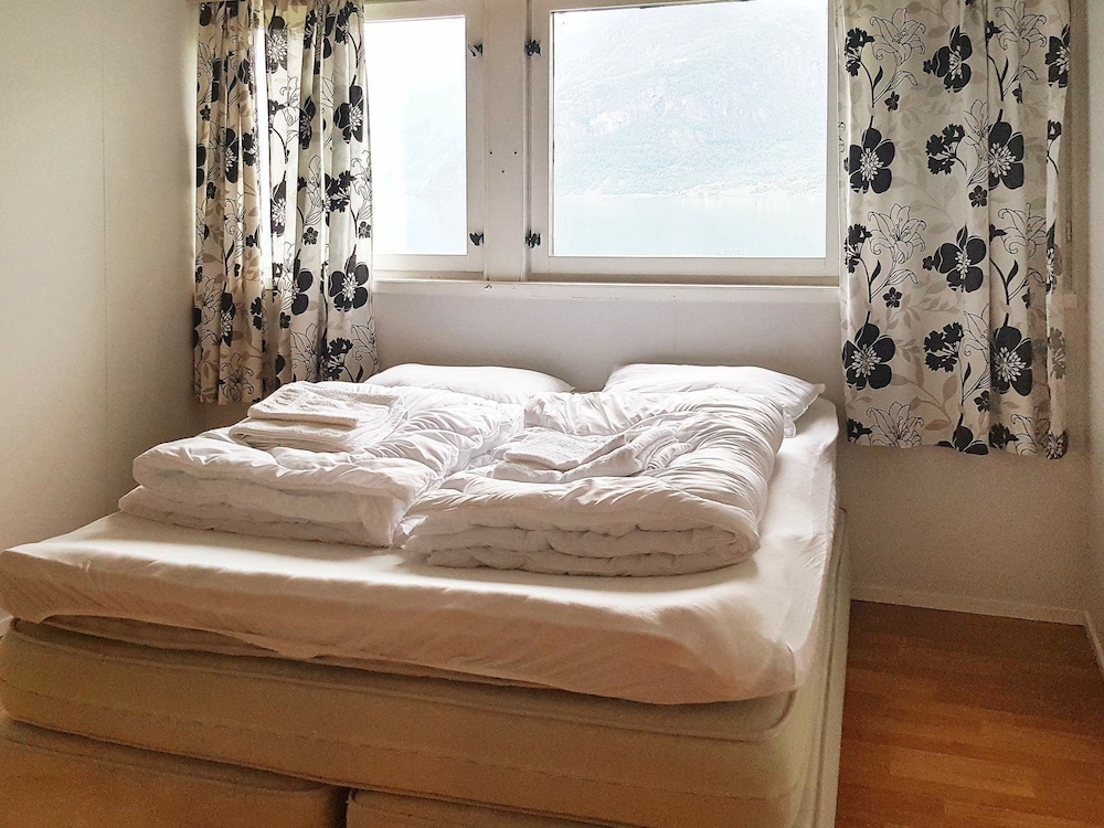 4 Person Holiday Home in HÃ¸yheimsvik view 3