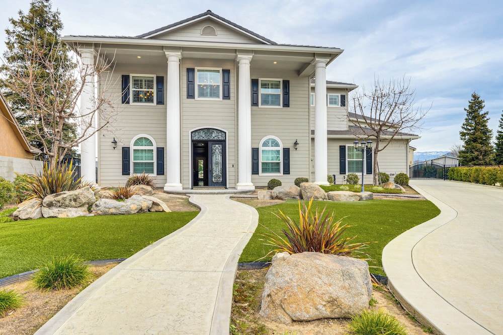 Outdoor Oasis & More: Group Getaway in Porterville